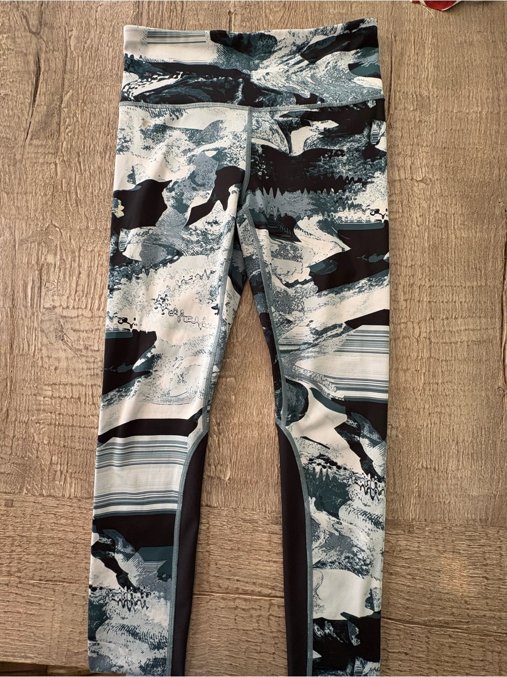 Under Armour Girls' Black, White & Teal Abstract Print Leggings